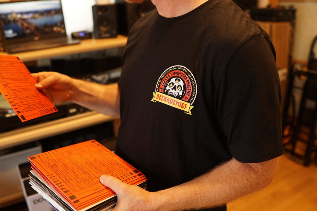 Deckademics "Skull & Crossfader" T-Shirt